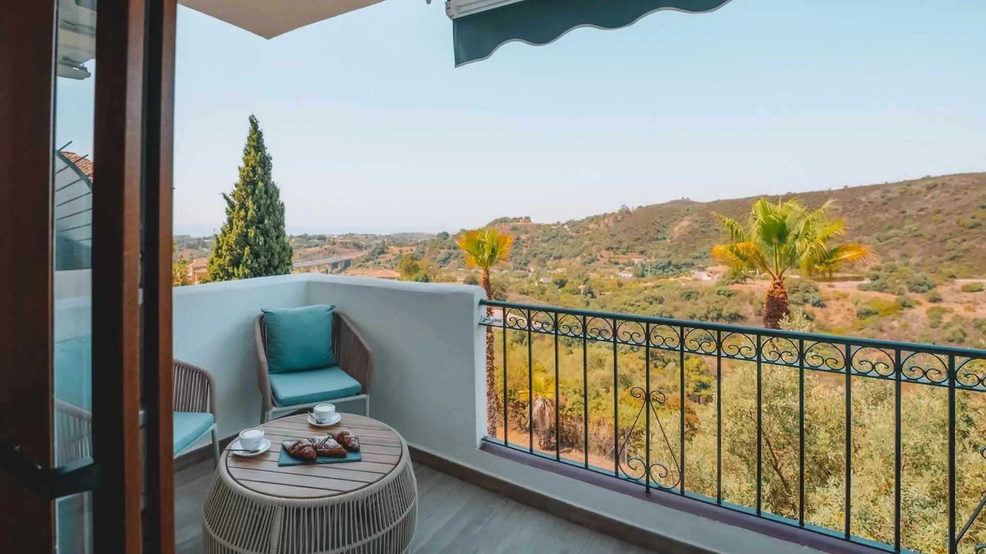 Bella Luna - Sea & Mountains Views Apartment Estepona Spain