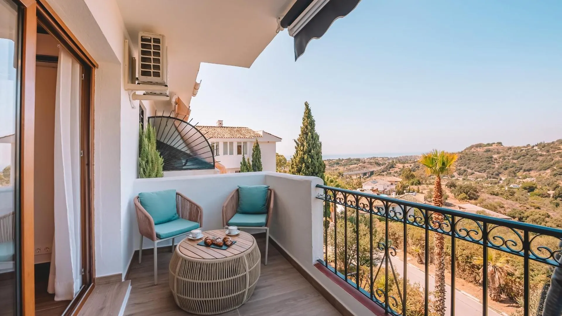 Bella Luna - Sea & Mountains Views Apartment Estepona